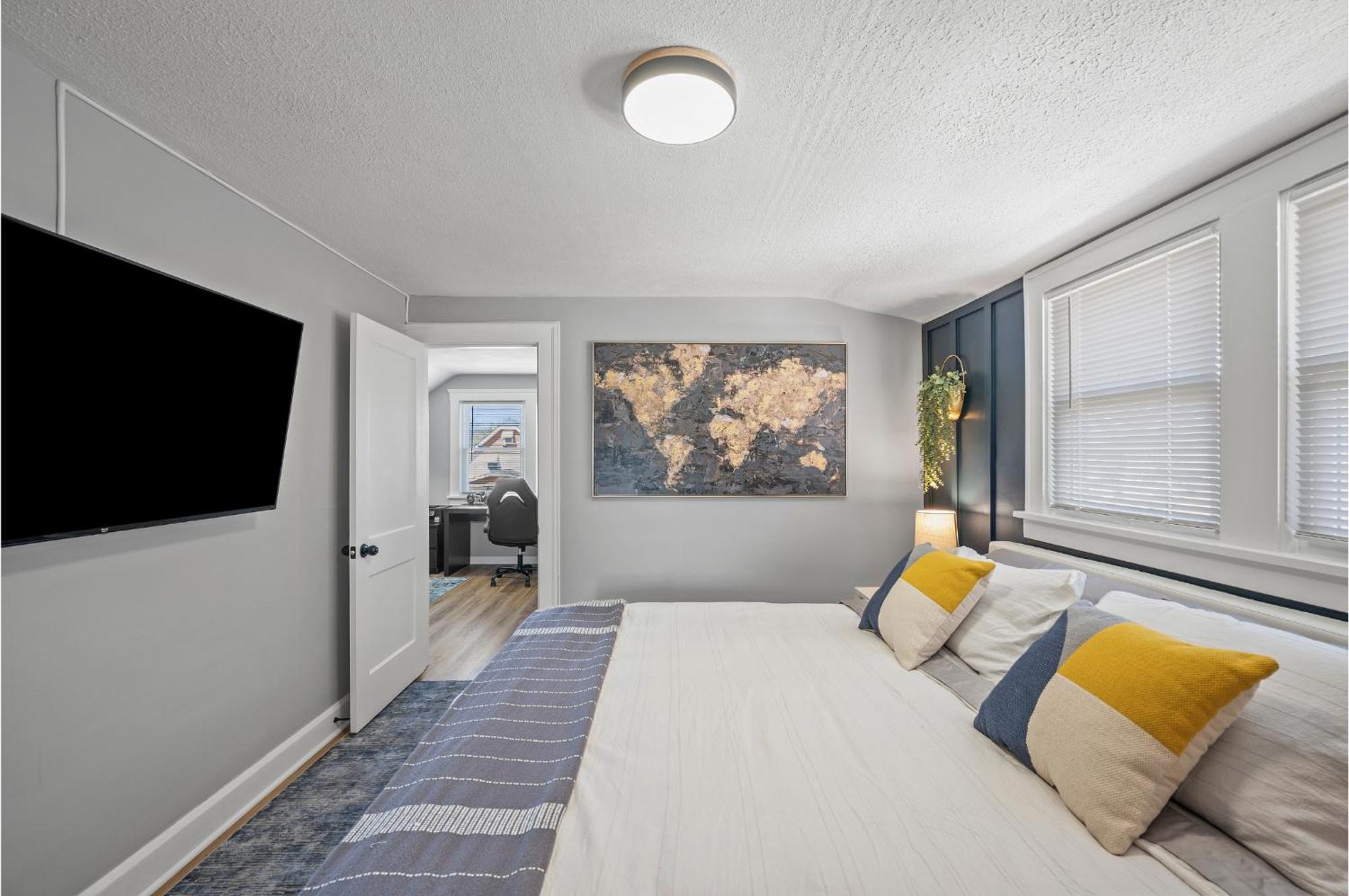 Amazing Parma Home King Bed Full Office Room Exterior photo